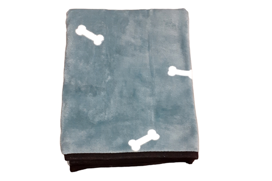 Kisállat takaró fehér csontokkal - 102x69 cm