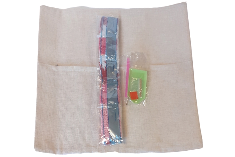 Gyémántszemes kirakó, párnahuzat - 40x40 cm, napraforgó pillangóval - Image 2