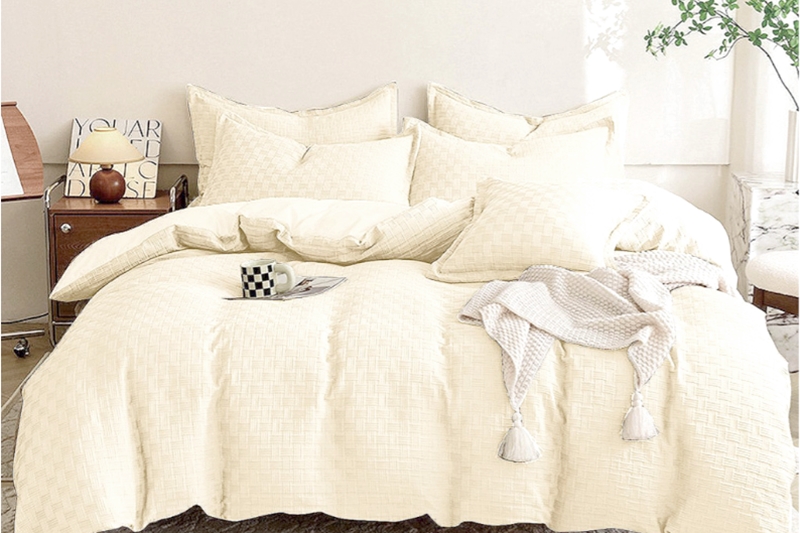 Nyomott mintás ágyneműhuzat garnitúra - 3 részes, krémszínű