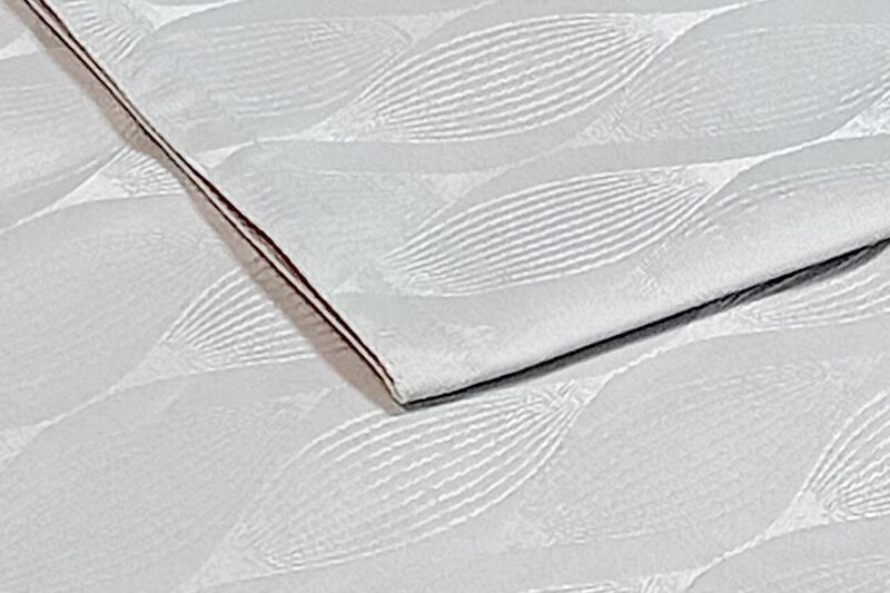 Asztalterítő - 140x160 cm, ezüstszürke, geometrikus