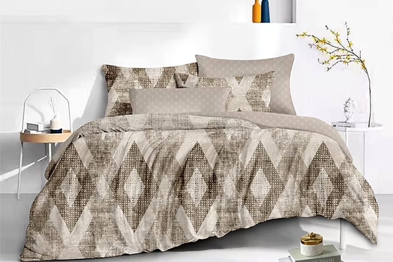 Ágyneműhuzat garnitúra - 3 részes, barna-bézs (geometrikus), kétoldalas mintával