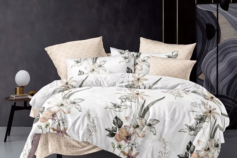 7 részes ágyneműhuzat garnitúra - fehér alapon liliomok (kétoldalas mintával)