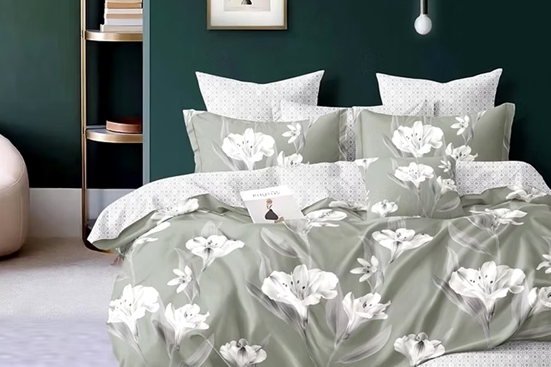 7 részes ágyneműhuzat garnitúra - zöld alapon fehér virágok (kétoldalas mintával)