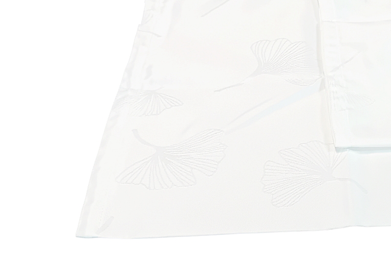Asztalterítő - 120x180 cm, fehér, gingko levél mintával