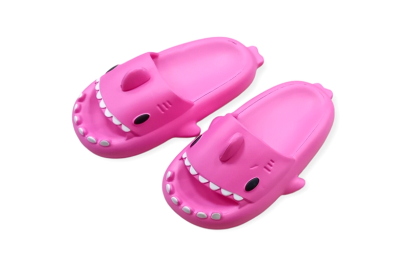 Vidám gyerekpapucs - cápás, 34-35-ös, pink