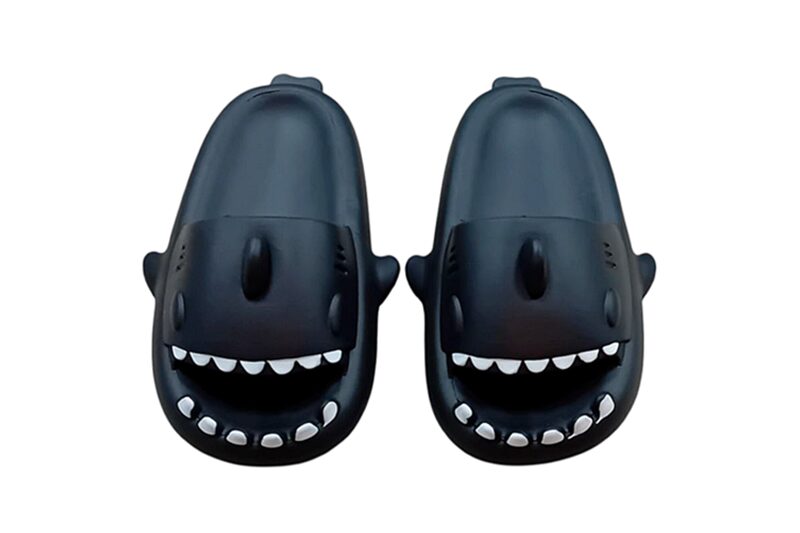 Vidám gyerekpapucs - cápás, 32-33-as, fekete - Image 2