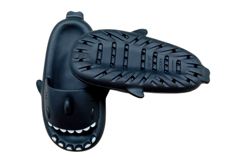 Vidám gyerekpapucs - cápás, 32-33-as, fekete - Image 3